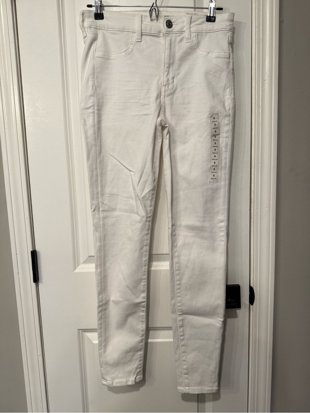 HI-RISE WHITE JEGGING